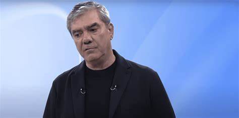 Gazeteci Yılmaz Özdil Kalp Krizi Geçirerek Yoğun Bakıma Alındı