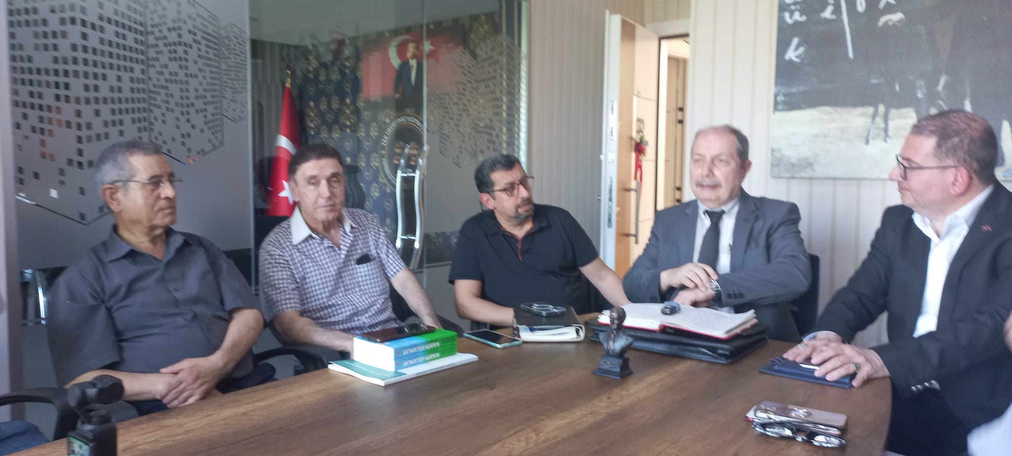 “Bir Sevdadır Ülkü” Belgeseli Tek Hedefimiz Eğitim Derneği’nde Tanıtıldı “Bir Sevdadır Ülkü” Belgeseli Tek Hedefimiz Eğitim Derneği’nde Tanıtıldı
