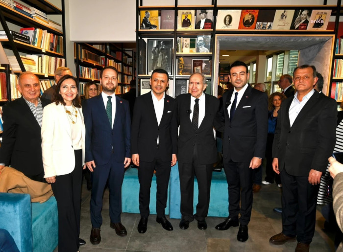 Altan Öymen Kütüphanesi Beşiktaş'ta Hizmete Girdi