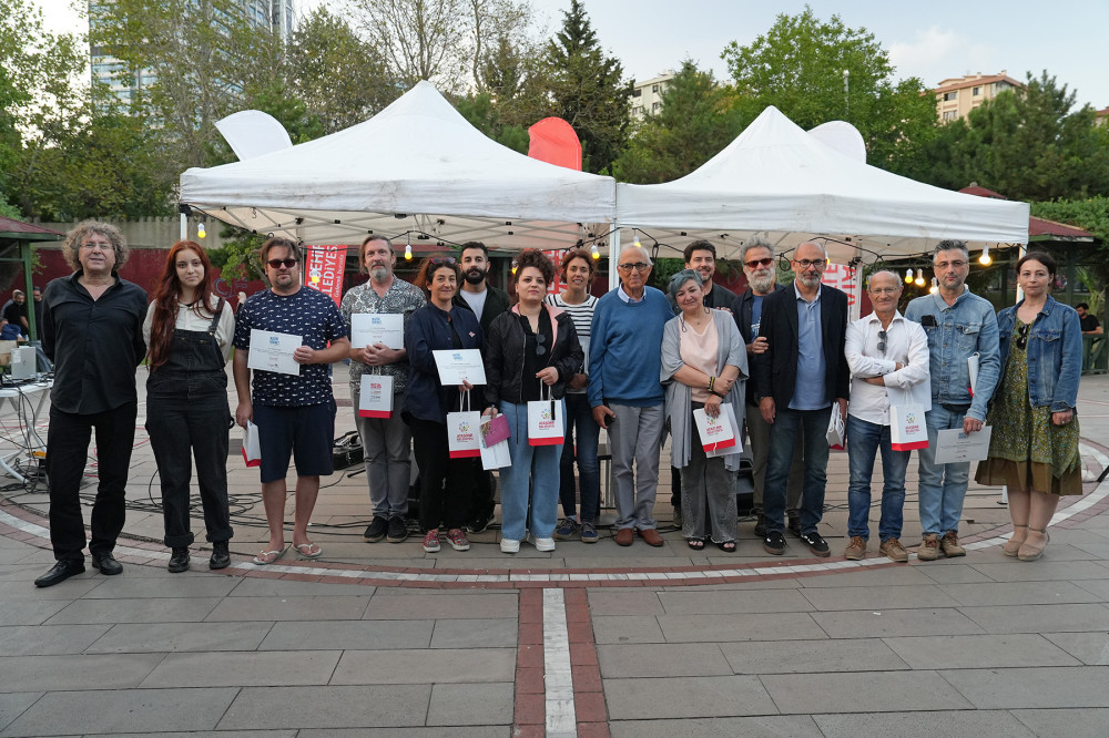 Ataşehir Belediyesi'nin 5. Uluslararası Nâzım Hikmet Şiir Günleri Büyük Bir Coşkuyla Sona Erdi Ataşehir Belediyesi'nin 5. Uluslararası Nâzım Hikmet Şiir Günleri Büyük Bir Coşkuyla Sona Erdi