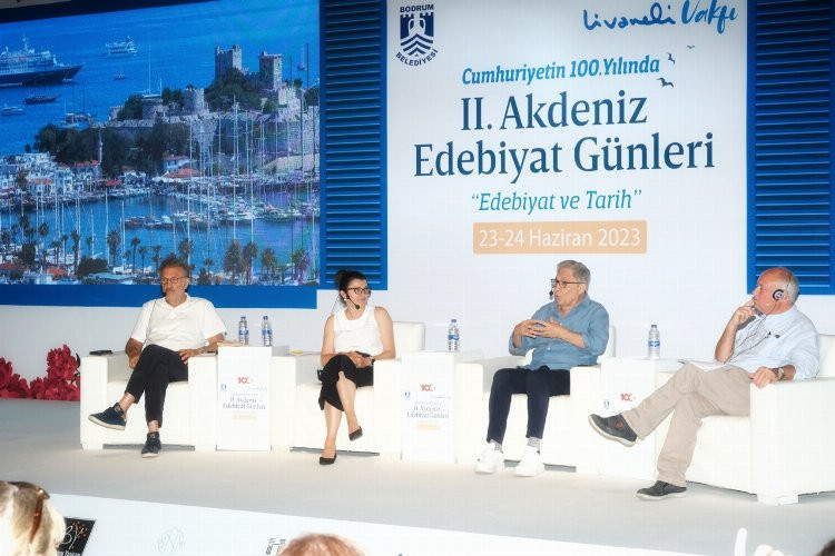 Bodrum'da Edebiyat ve Tarih konuşuldu Bodrum'da Edebiyat ve Tarih konuşuldu