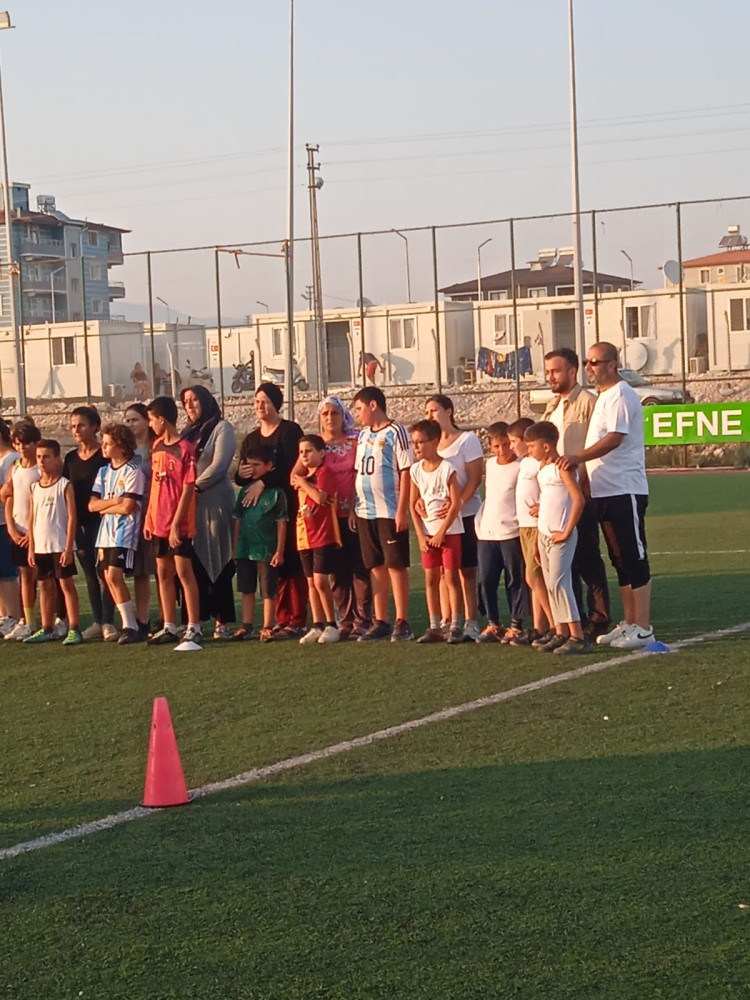 Defne İlçesi'nde Depremin Etkilediği Bölgede Sporun Gücü Defne İlçesi'nde Depremin Etkilediği Bölgede Sporun Gücü