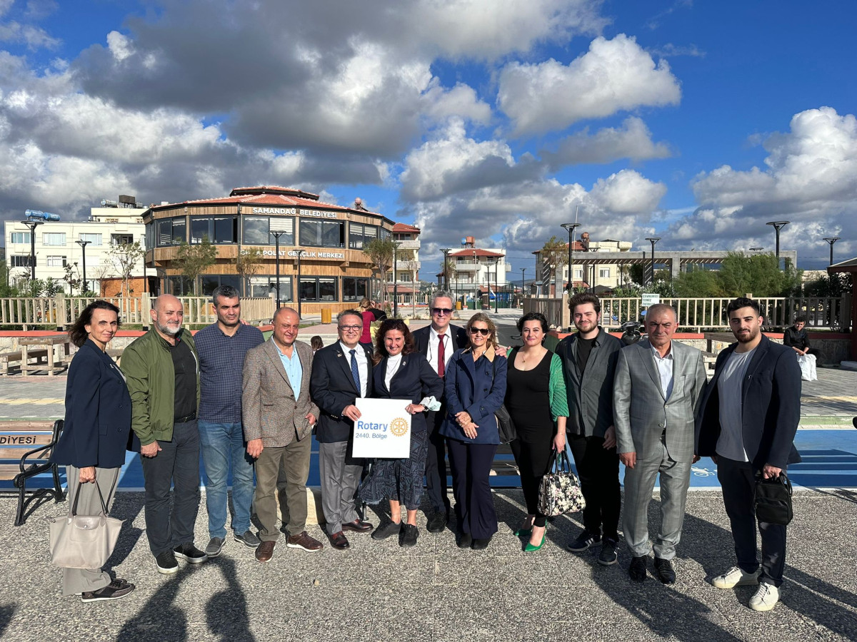 Dr. Cüneyt Cüzdan, Hatay İçin Umudu Büyütüyor Dr. Cüneyt Cüzdan, Hatay İçin Umudu Büyütüyor