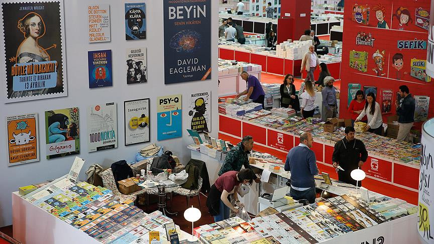 Eylül Fuarcılık tarafından düzenlenen 19. Ankara Kitap Fuarı, ATO Congresium'da kapılarını açtı. Eylül Fuarcılık tarafından düzenlenen 19. Ankara Kitap Fuarı, ATO Congresium'da kapılarını açtı.