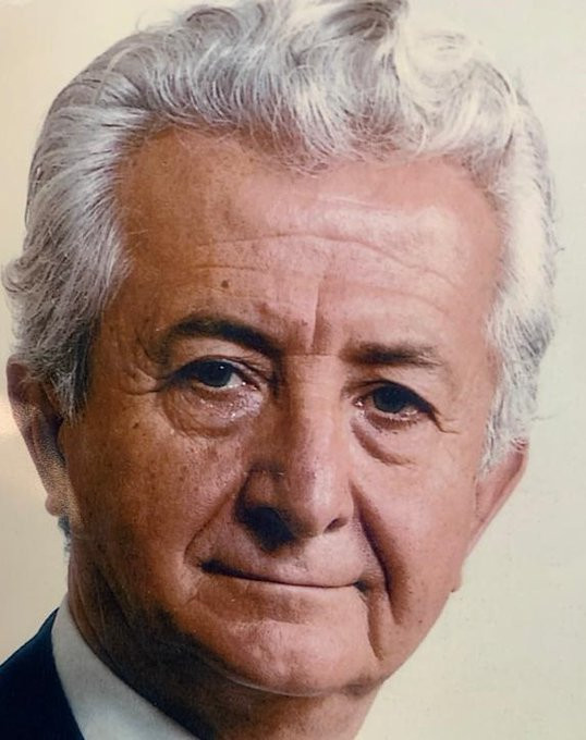 Gazeteci ve yazar Orhan Karaveli hayatını kaybetti Gazeteci ve yazar Orhan Karaveli hayatını kaybetti