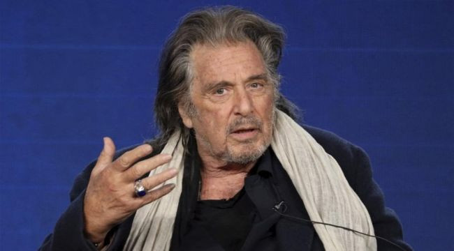 Hollywood Efsanesi Al Pacino, Latin Şarkıcı Bad Bunny'nin Yeni Müzik Videosunda Boy Gösterecek Hollywood Efsanesi Al Pacino, Latin Şarkıcı Bad Bunny'nin Yeni Müzik Videosunda Boy Gösterecek