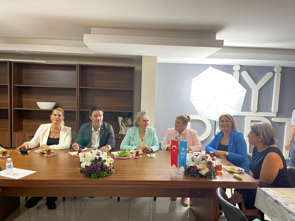 İYİ Parti Ataşehir Kadın Politikaları Başkanı, Kadınların Ekonomik Gücünü Artırmak İçin Yola Çıktı İYİ Parti Ataşehir Kadın Politikaları Başkanı, Kadınların Ekonomik Gücünü Artırmak İçin Yola Çıktı
