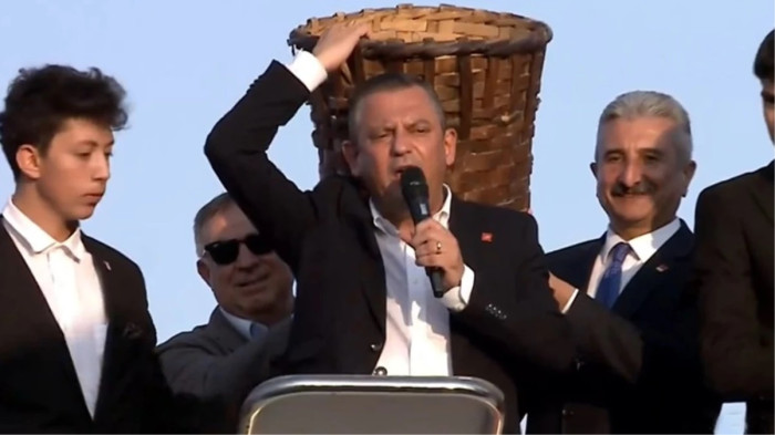 Özgür Özel'den Erken Seçim Çağrısı Özgür Özel'den Erken Seçim Çağrısı