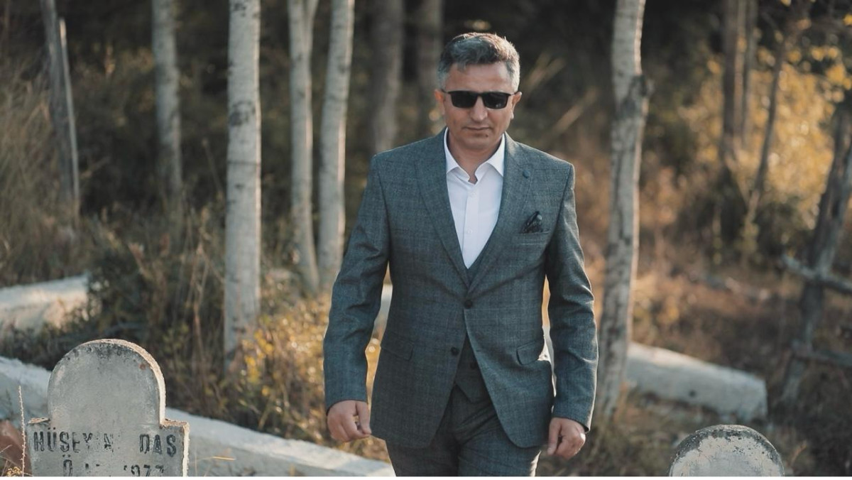 Şair Murat İnce'nin Babasına Duygu Dolu Vefasını Klip Çekimiyle Anma