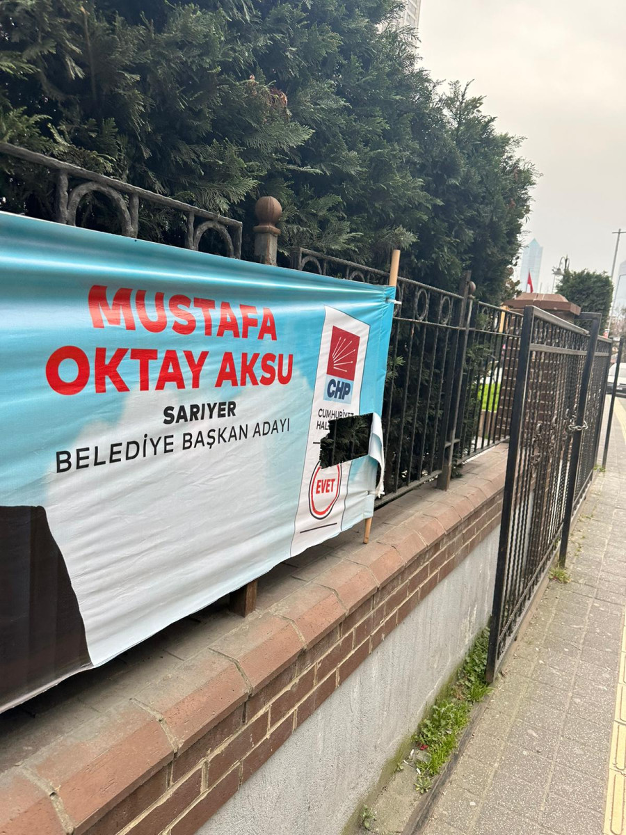 Sarıyer'de Siyasi Afişlere Hain Saldırı! Sarıyer'de Siyasi Afişlere Hain Saldırı!