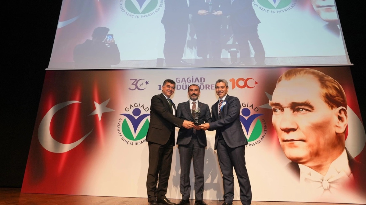 Şehitkamil Sahnesi, 'Sanat' ödülüne layık görüldü
