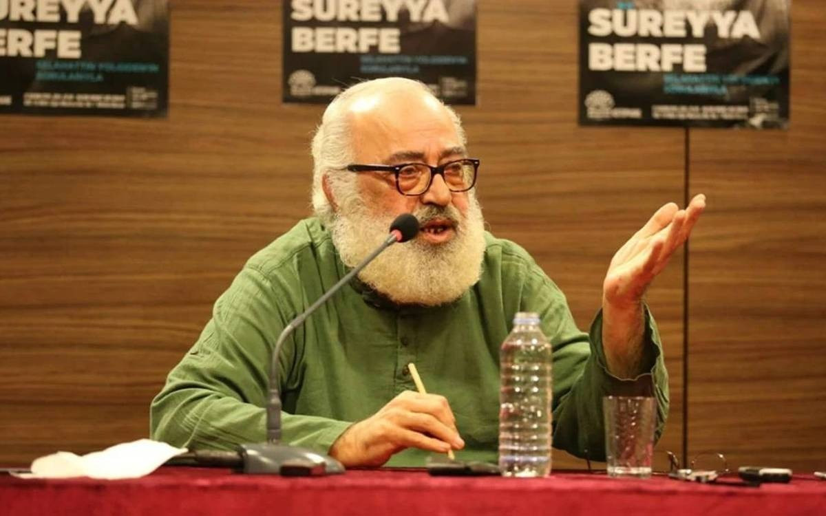 Türk edebiyatına damga vuran Süreyya Berfe hayatını kaybetti Türk edebiyatına damga vuran Süreyya Berfe hayatını kaybetti