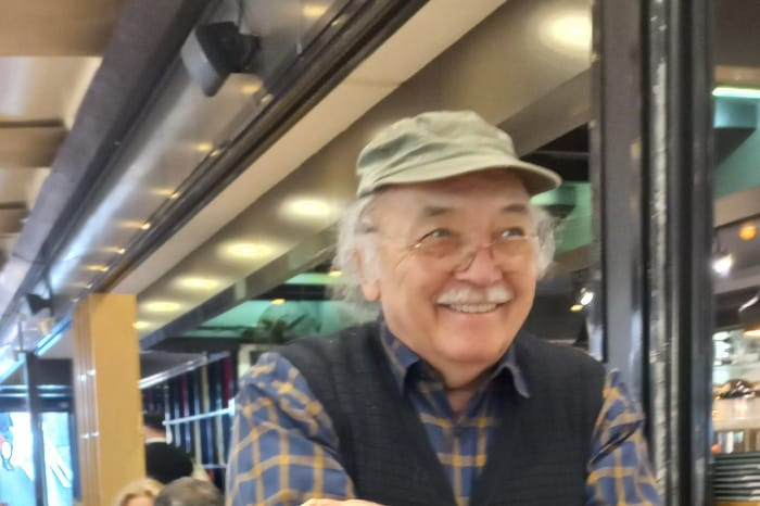 Yazarımız Şair Babadan yeni şiir kitabı Yazarımız Şair Babadan yeni şiir kitabı